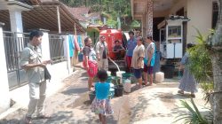 PPK Mrebet Melaksanakan Kegiatan Distribusi Air Bersih Sekaligus Sosialisasi Pemilu