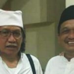 Dua Sahabat "Lautan Jilbab" : Emha Ainun Nadjib dan Wahyudi Nasution. Foto : Dokumentasi Pribadi